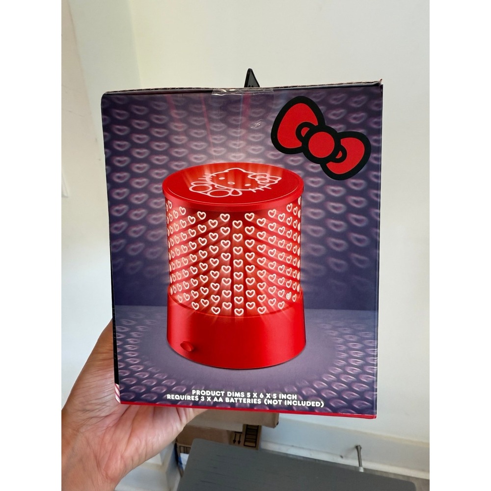 Hello Kitty NEW TABLE LIGHT - Picture 3 of 4